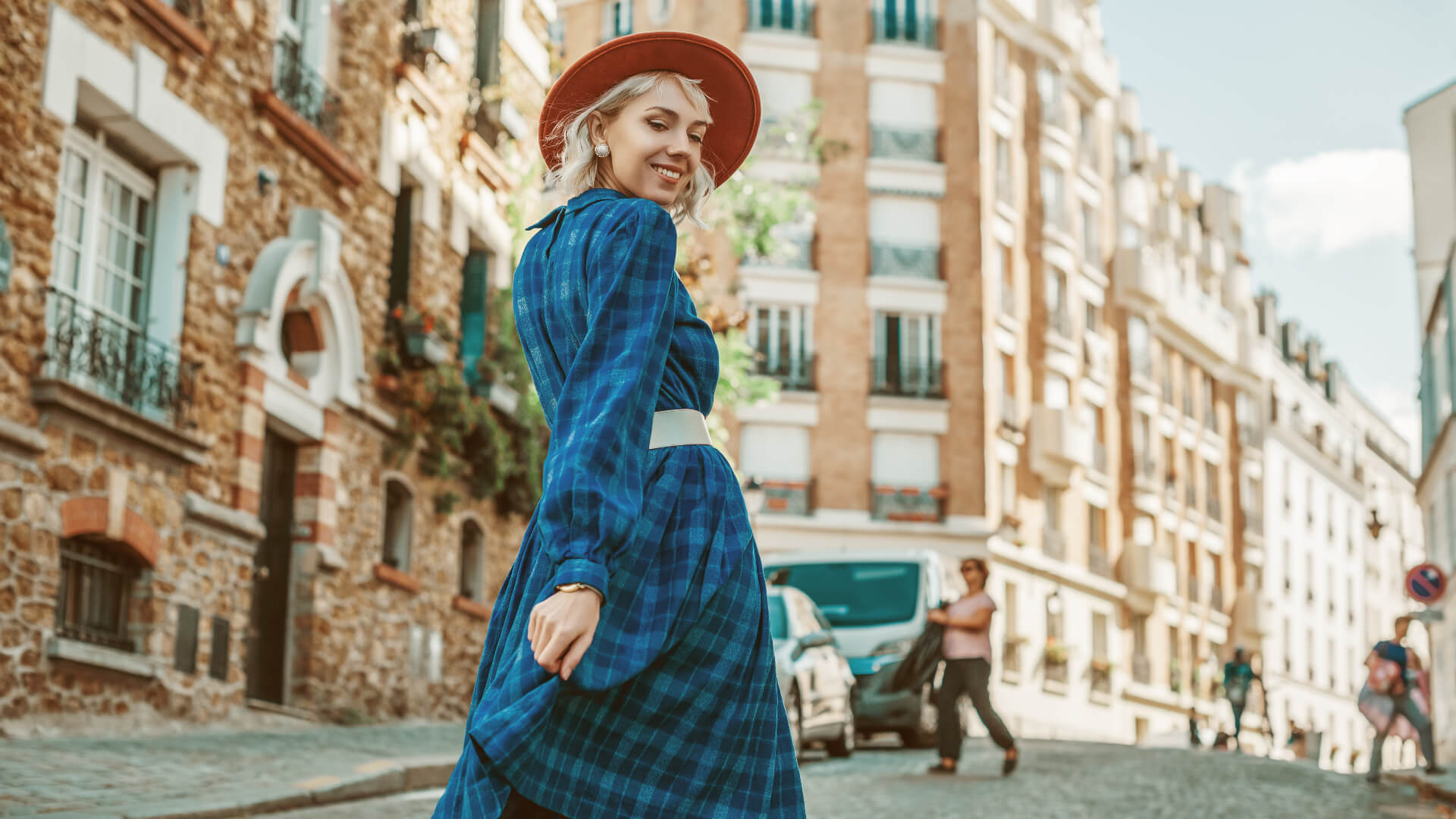 Image of Head, Person, Face, Adult, Female, Woman, Happy, Smile, City, Car, 