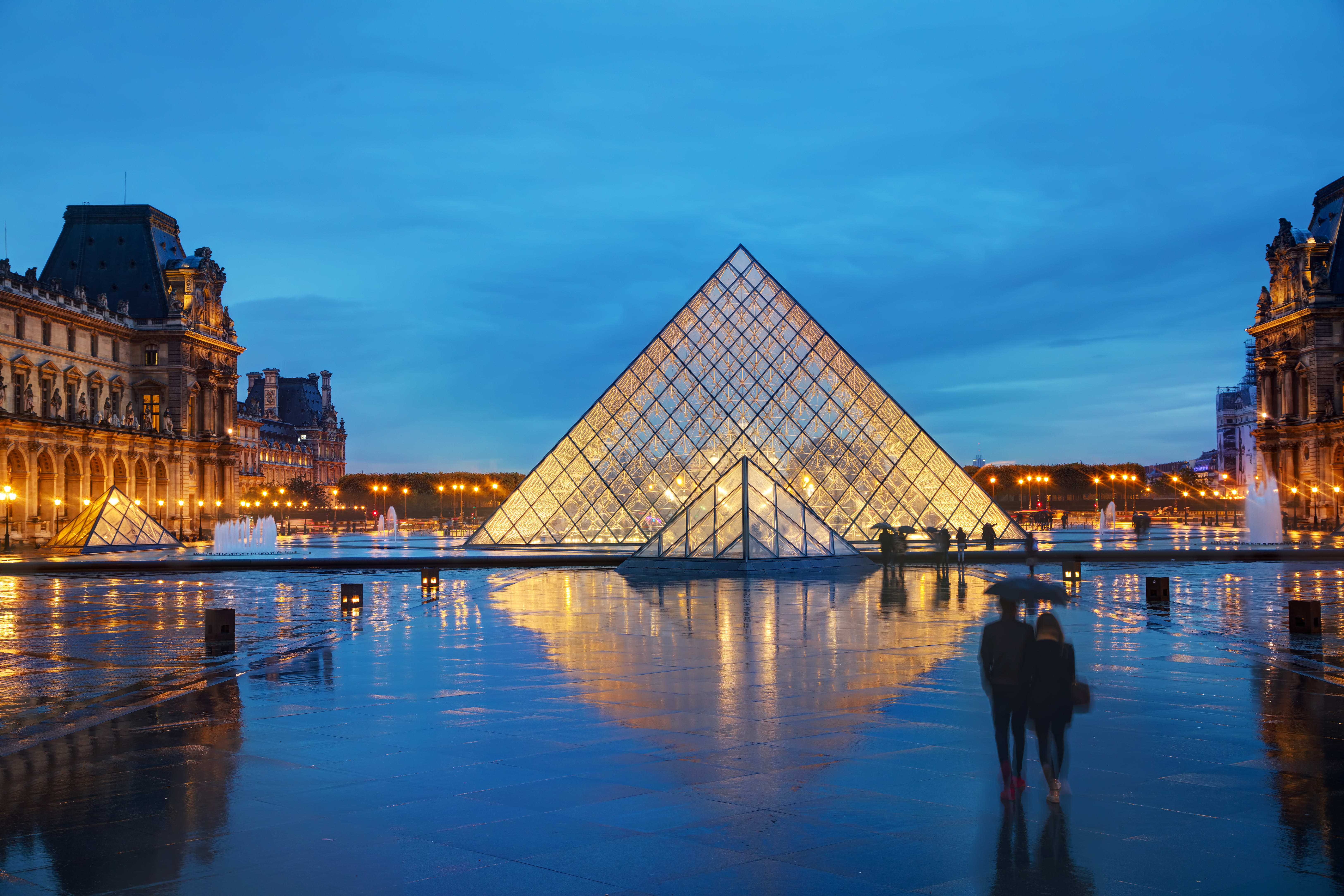 Image of Person, Handbag, Pyramid,