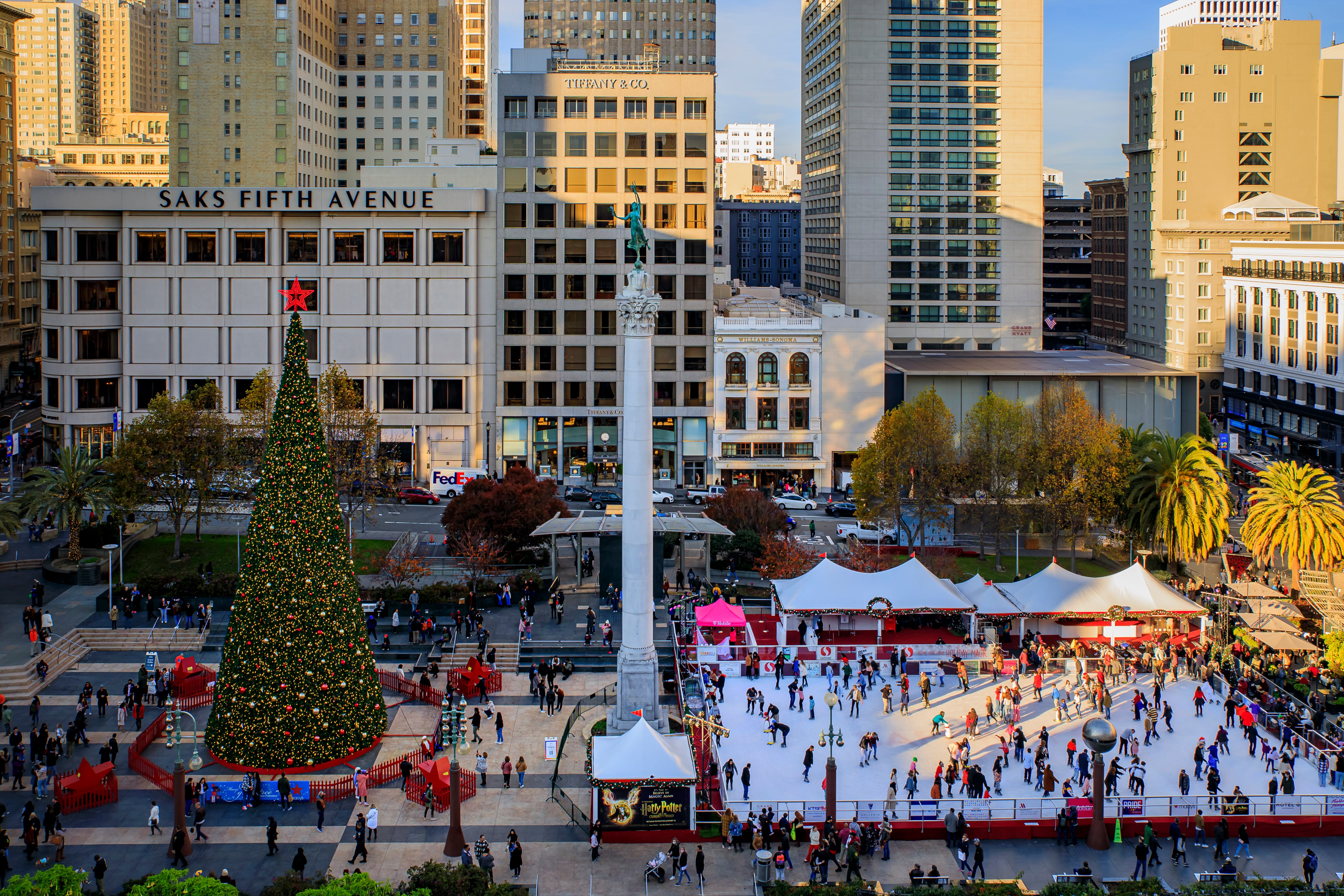 Image of City, Urban, Downtown, Car, Person, Christmas, Christmas Decorations, Festival, 