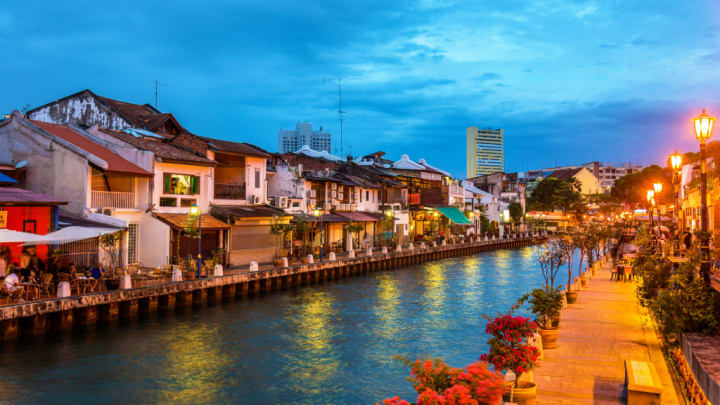 Image of Neighborhood, Outdoors, Shelter, City, Cityscape, Urban, Water, Waterfront, Canal, Path, Nature, Scenery, Plant,