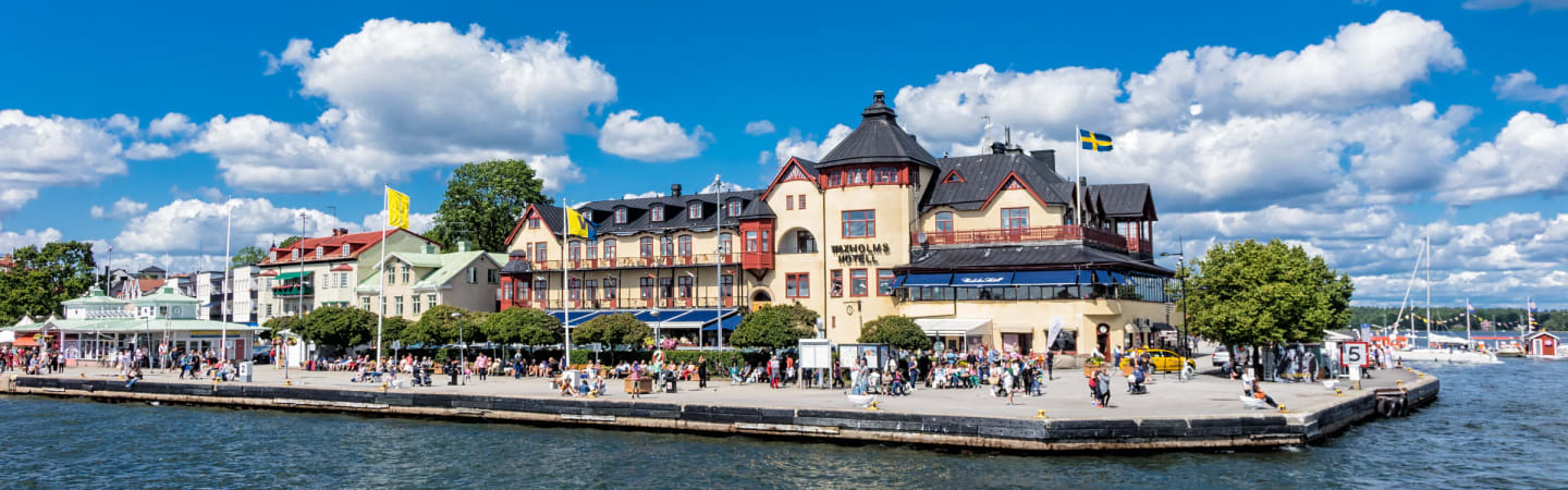 Boat tour to the Archipelago City - Vaxholm