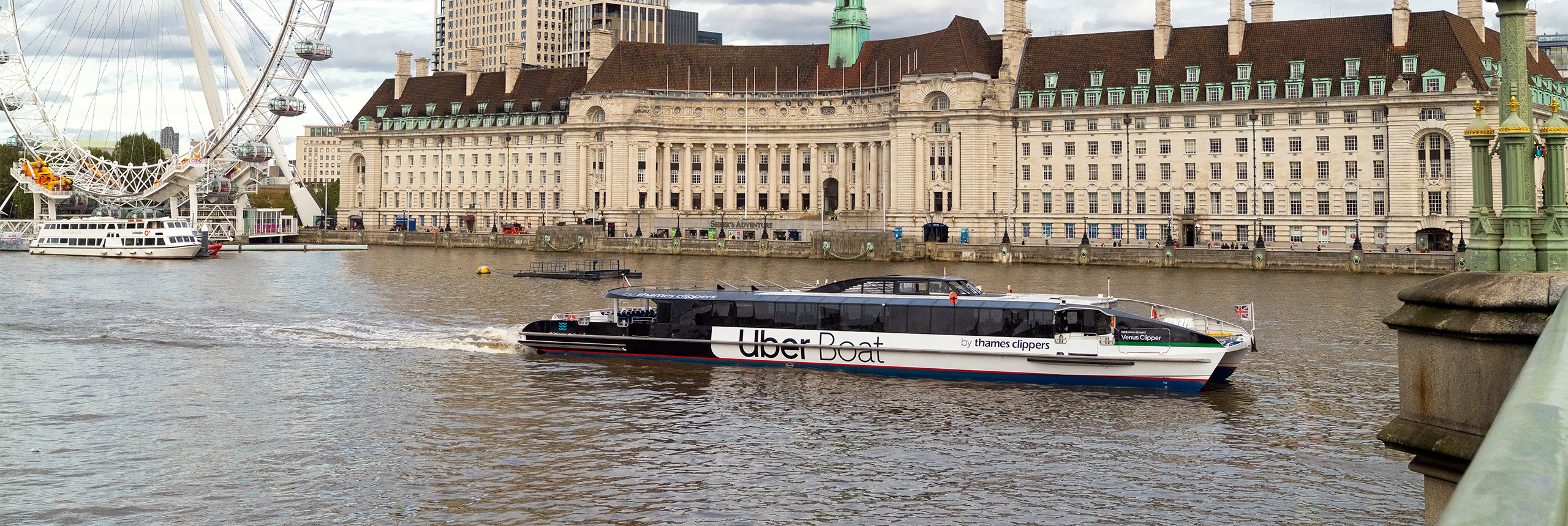 Uber 泰晤士河观光游船 (一日票)