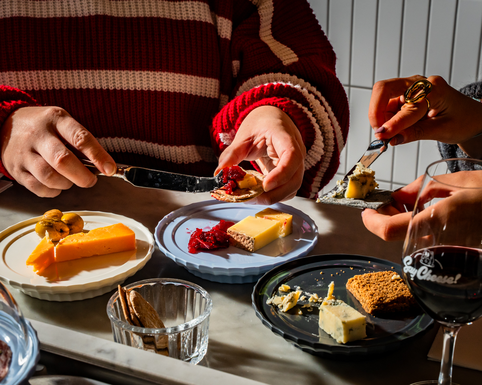 卡姆登 Pick & Cheese 传送带奶酪体验