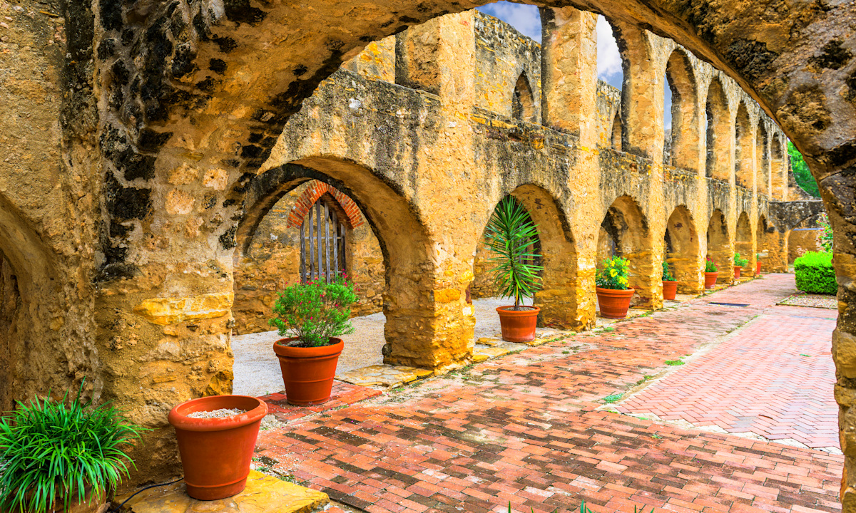 San Antonio River Walk (public river level)