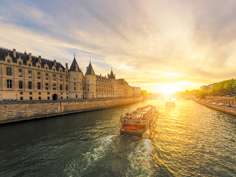 Bateaux Parisiens - Seine River Cruise