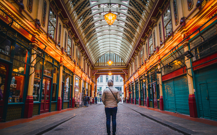 The Three Markets and Neighbourhoods Tour + 1 Tasting