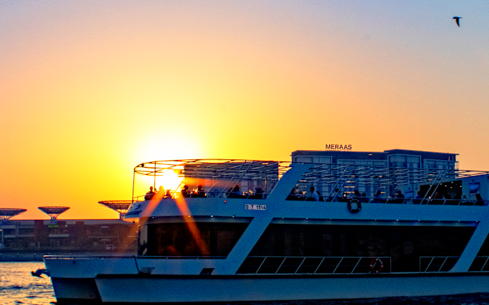 Dubai Marina Luxury Sunset Cruise with International Buffet & Open Bar