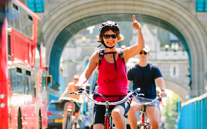 Secrets of London Bike Tour: Thames, Tower Bridge & Market