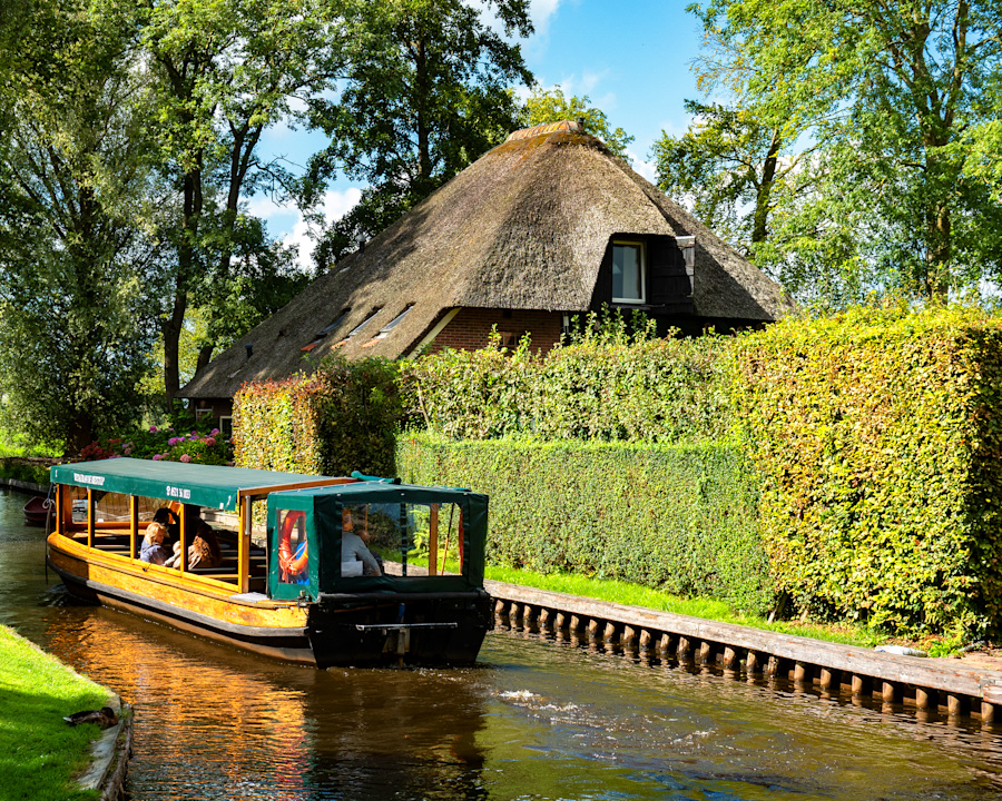 Exploring Giethoorn by boat