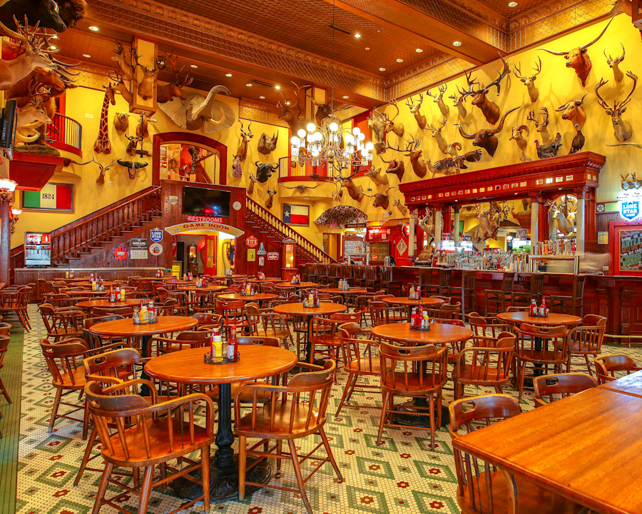 Buckhorn Saloon | Go San Antonio Pass