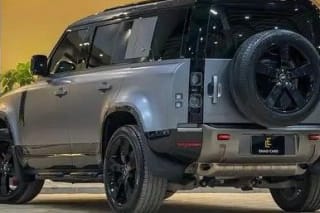 2024 Land Rover Defender SE