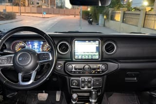 2020 Jeep Gladiator 3.6L Overland (4x4)