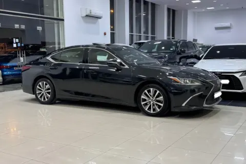 2020 Lexus ES 350 4 door 3.5L