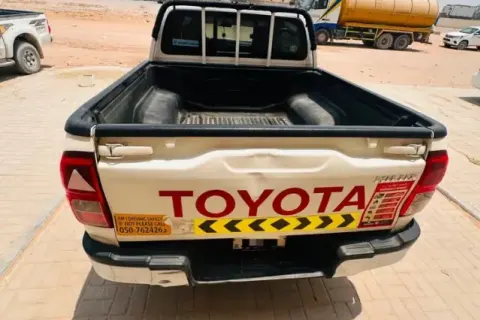 2023 Toyota Hilux 2.7 Double Cab 4x2 M/T Base