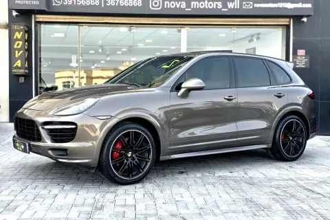 2014 Porsche Cayenne GTS