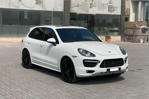 2014 Porsche Cayenne GTS