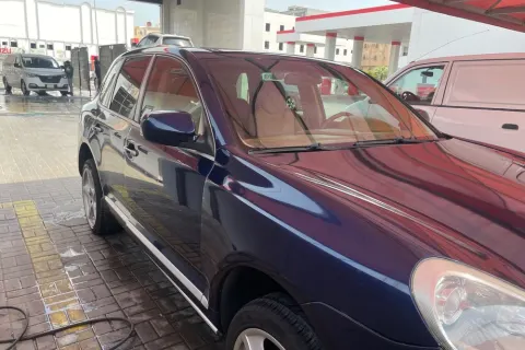 2010 Porsche Cayenne Platinum Edition