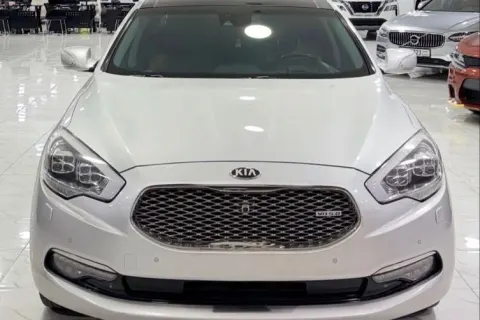2017 KIA Quoris  5.0L V8 (Full Option)