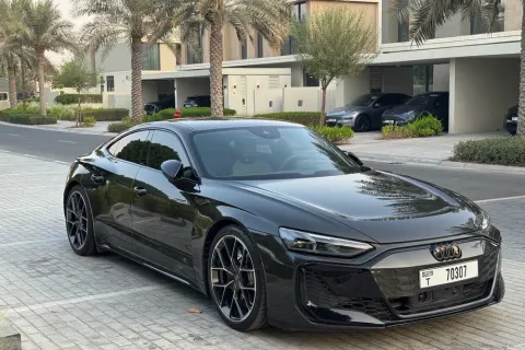 2025 Audi e-tron GT 93 kWh quattro