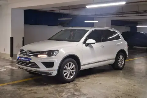 2016 Volkswagen Touareg R