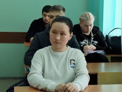 В Воркуте сотрудники полиции провели профориентационную беседу для студентов колледжа