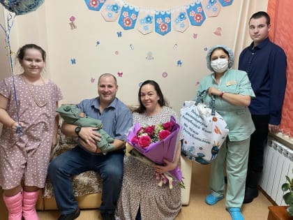 Из Усинской центральной больницы выписали первого малыша, родившегося в 2024 году