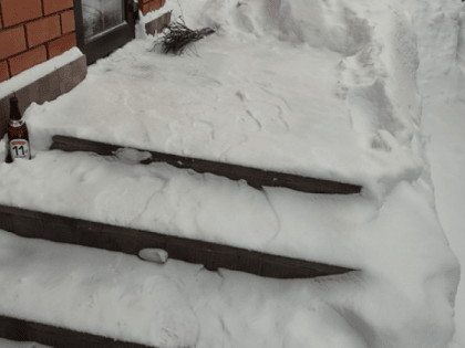 В Коми на подростков упал снег, несмотря на отмену занятий