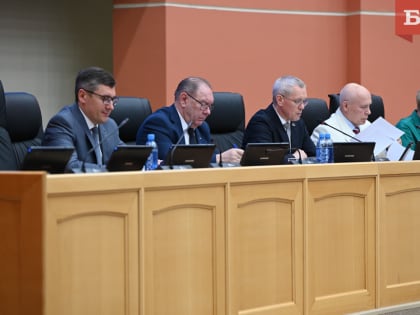 Госсовет Коми в июне: деньги вместо земли, Знамя Победы, льготные тарифы и дрова