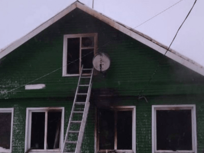 В Коми на пожаре спасли мужчину