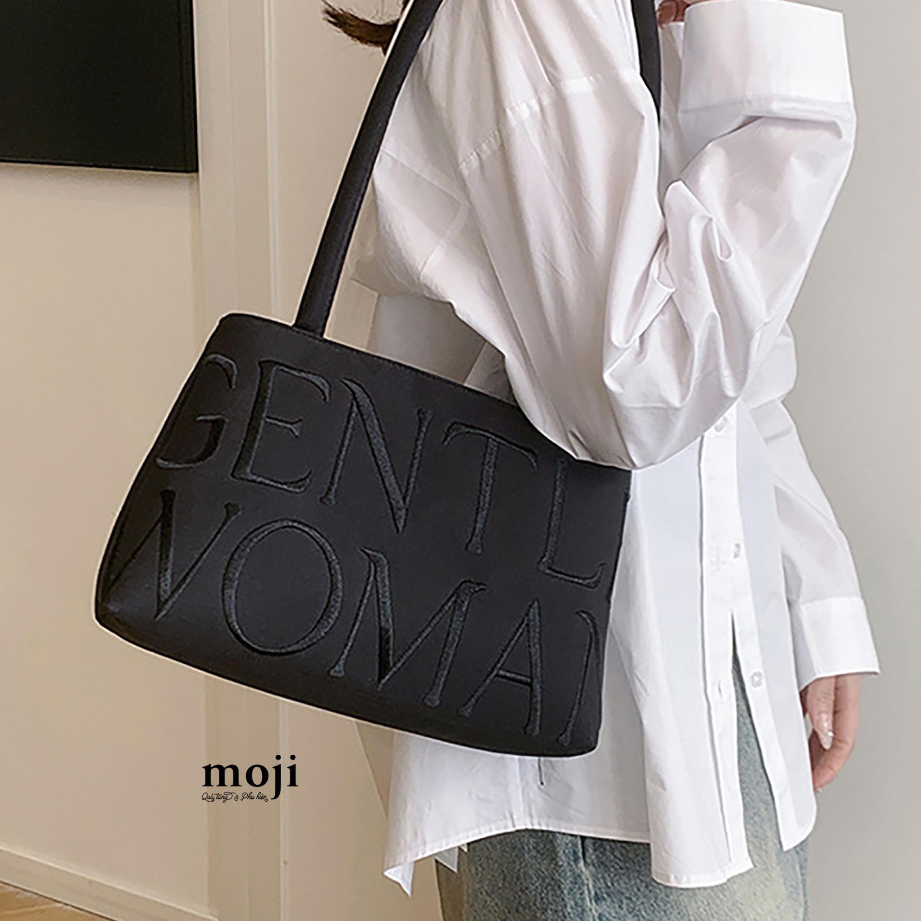 B.202 Túi đeo vải Basic Gentle Woman text dập nổi một màu 19x28