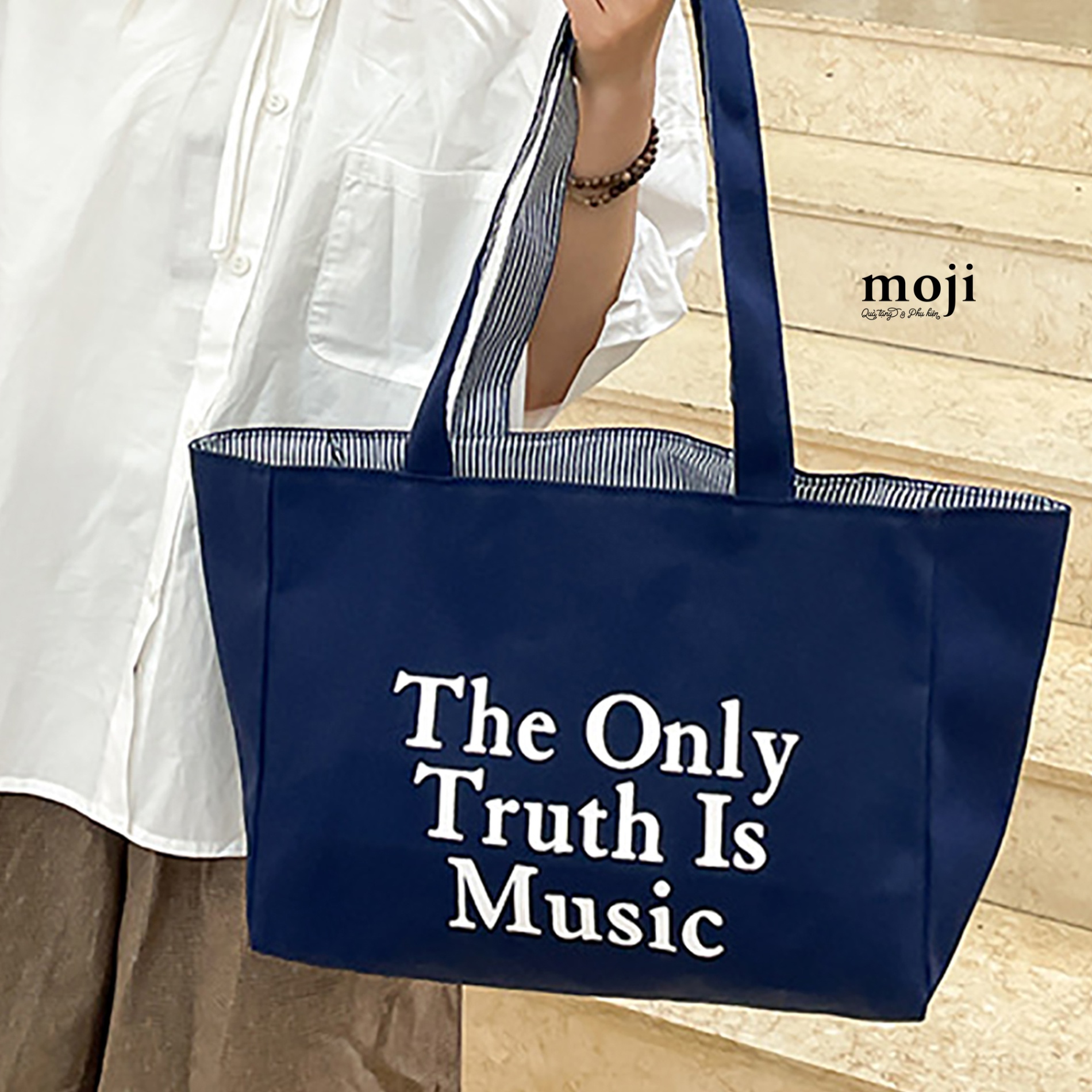 B.202 Túi đeo vai 2 mặt The only truth is music 2x30x40