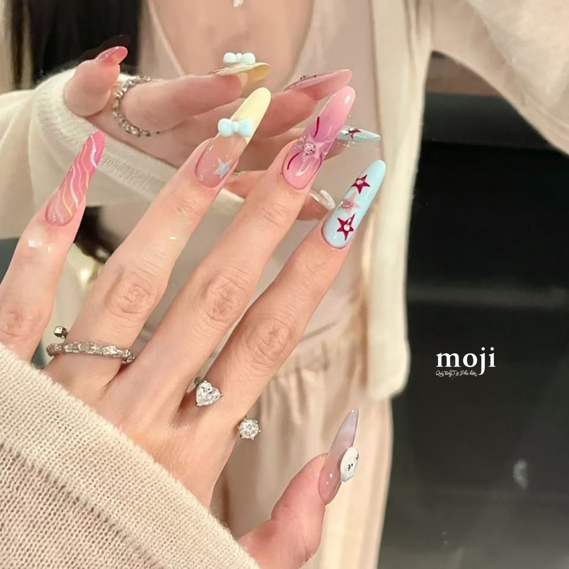 A.806 Bộ móng tay giả đính chi tiết nổi Sanrio family Hello Kitty face bow star kèm keo S184 set10