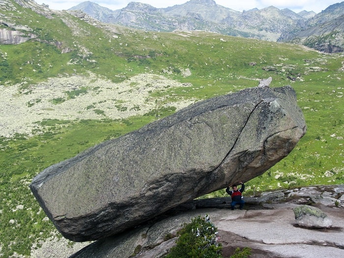 hanging-stone