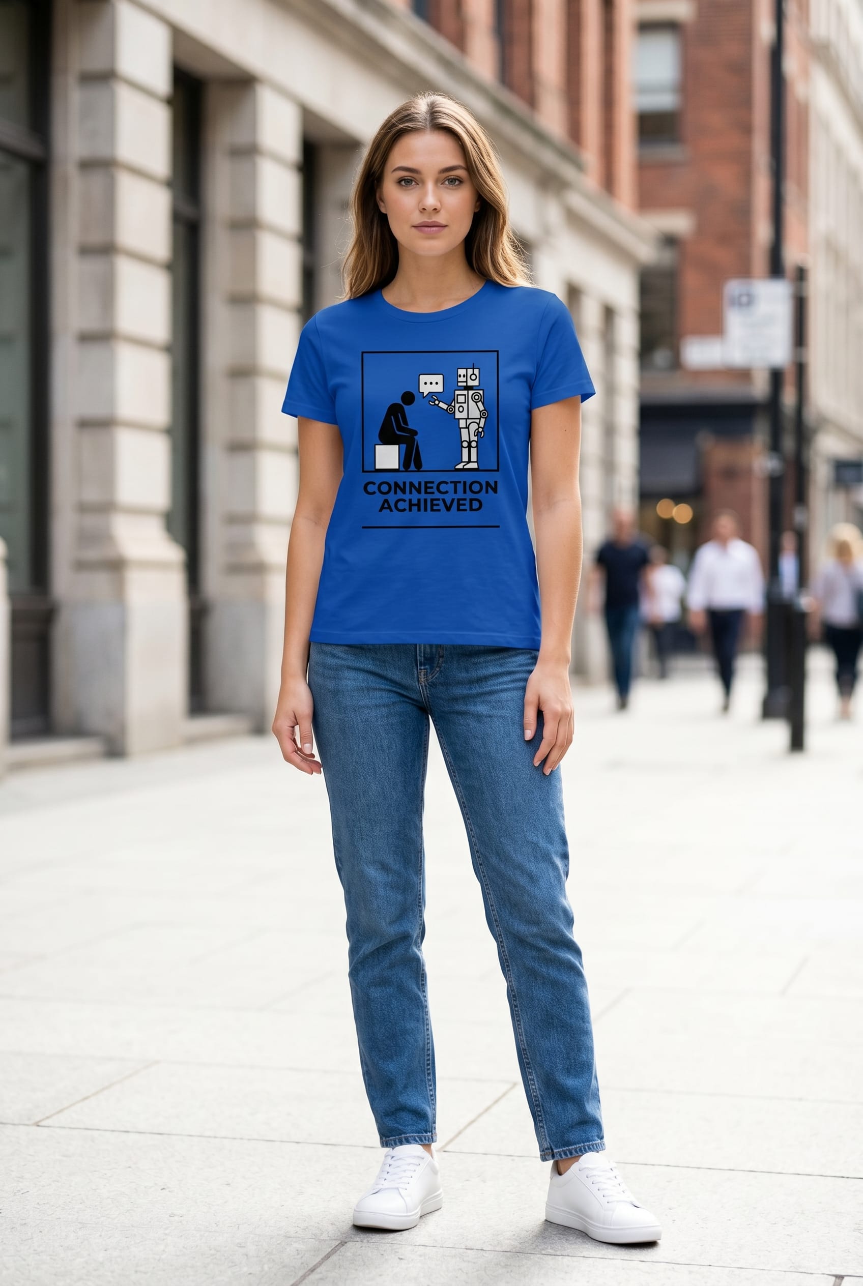 Modelo em look com proporções balanceadas: camiseta reta da Stack combinada com jeans reta azul e tênis branco