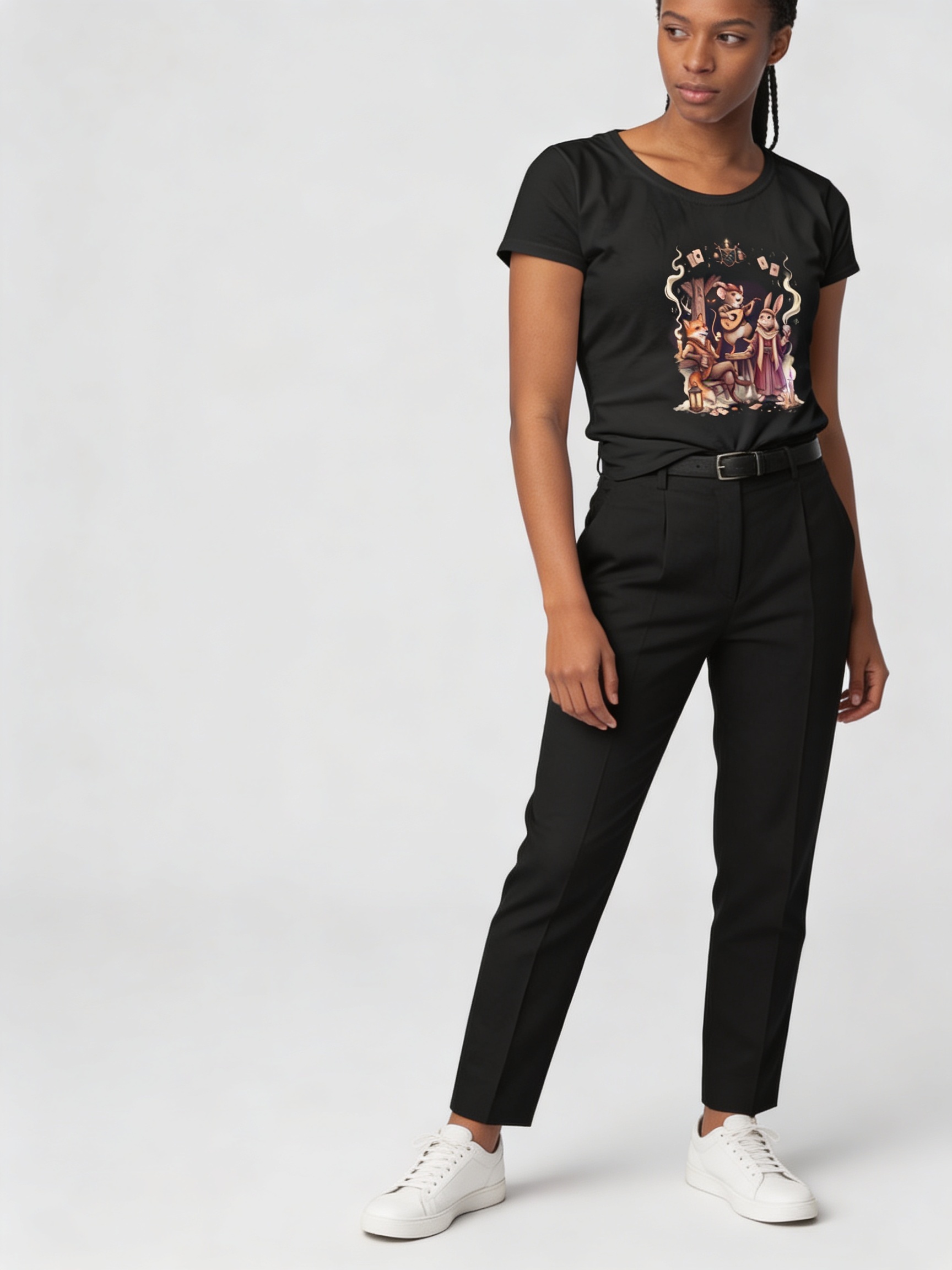 French tuck da camiseta na cintura de calça preta reta, look equilibrado