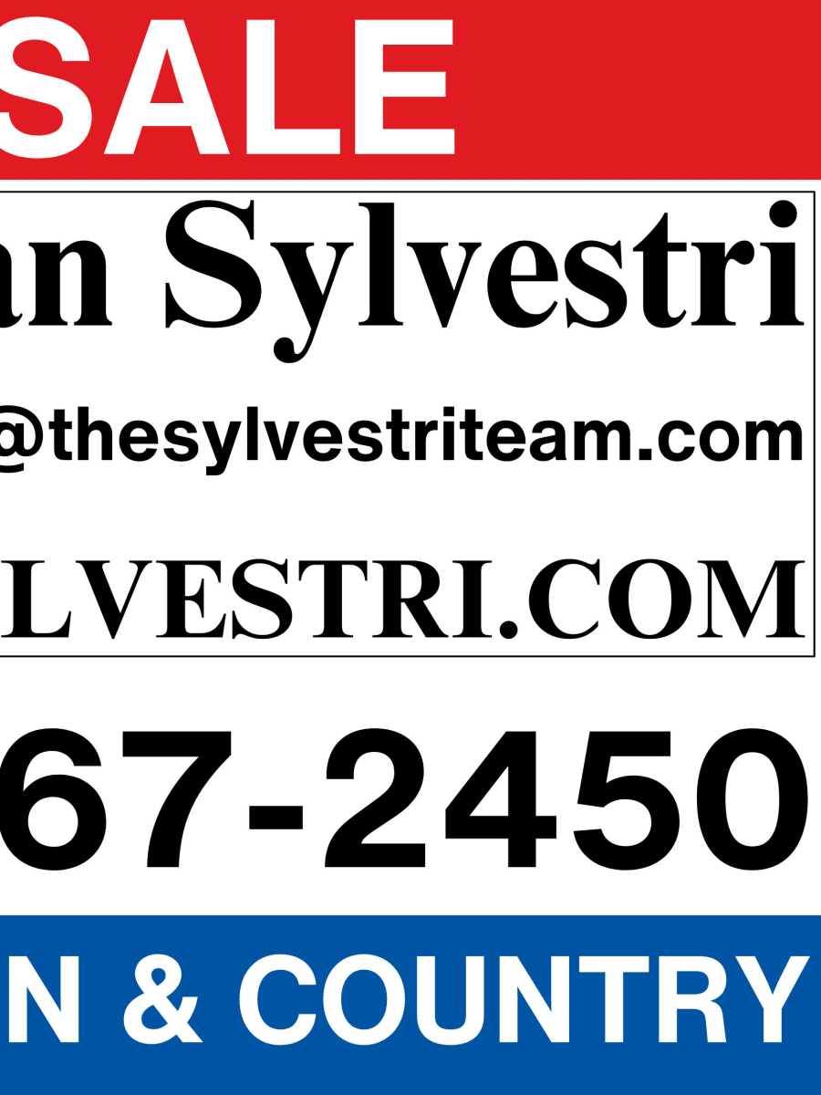 RE/MAX Town & Country sign