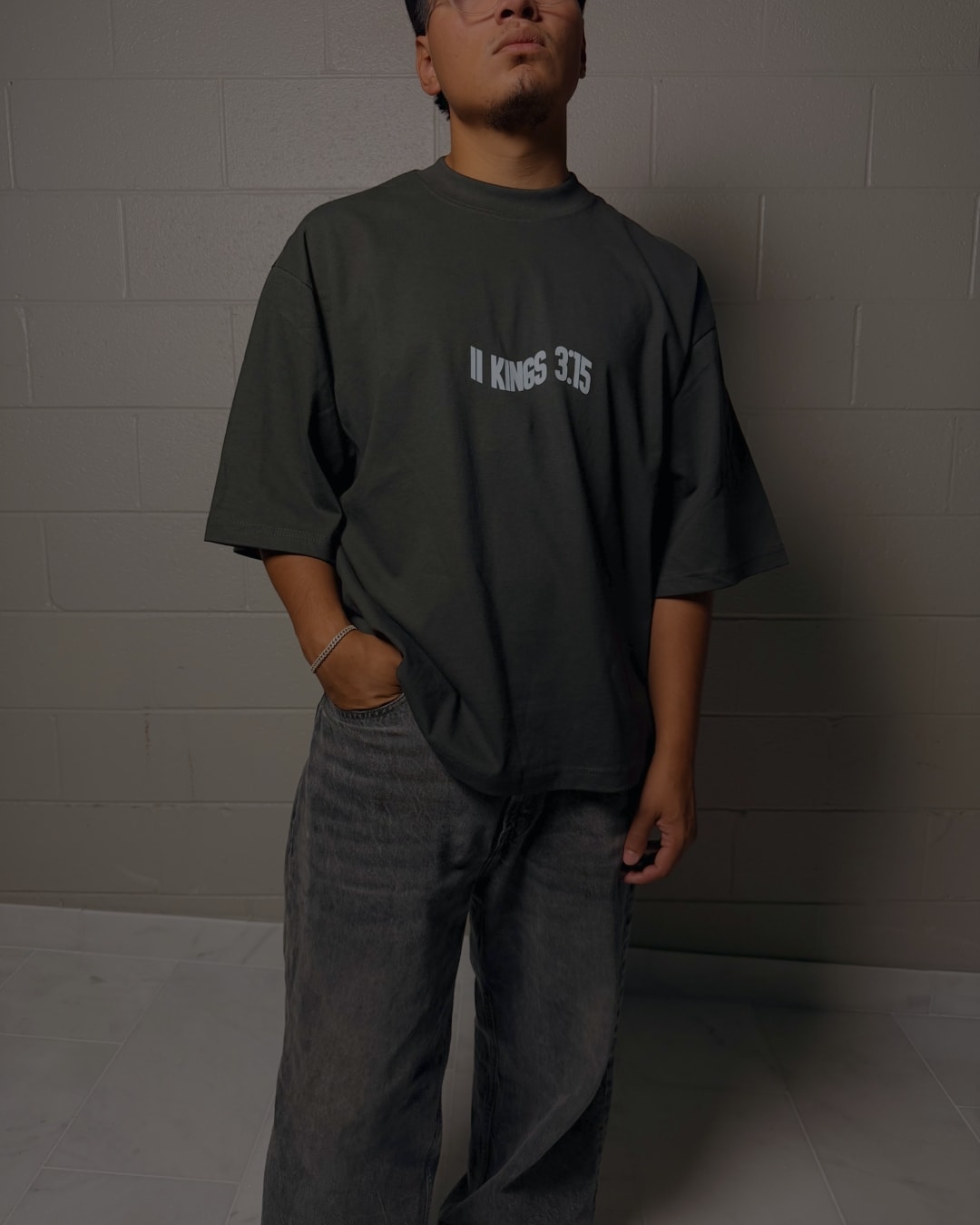 Black II Kings 3:15 Cropped Oversized Tee