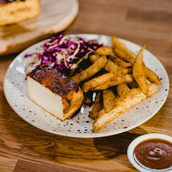 Tofu barbecue et frites au four