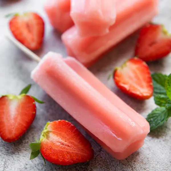 Paletas aux fraises (popsicles)