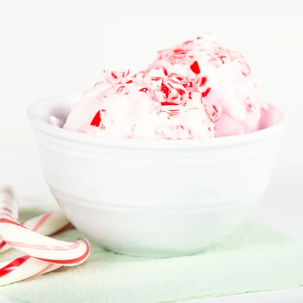 Crème glacée maison, canne de bonbon