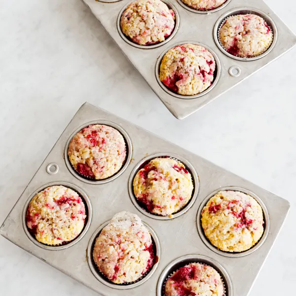 Muffins à la ricotta, au citron et aux framboises