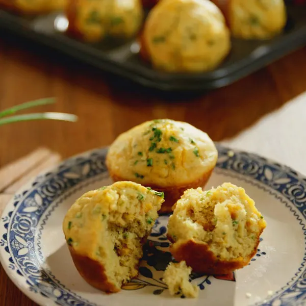 Petits pains de maïs et cheddar fort