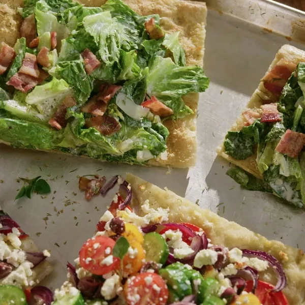 Pizza-salade gréco-romaine