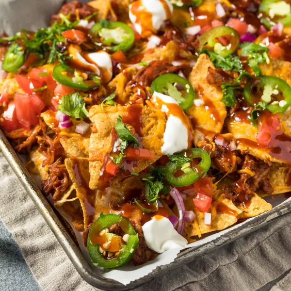 Poulet effiloché sur nachos