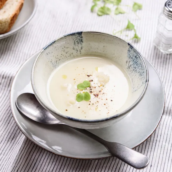 Crème d'oignon aux patates et cheddar