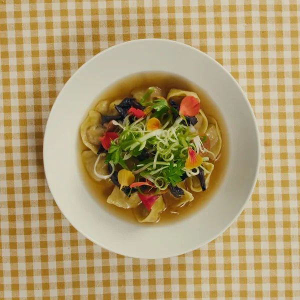 Tortellini in brodo (soupe au tortellini)