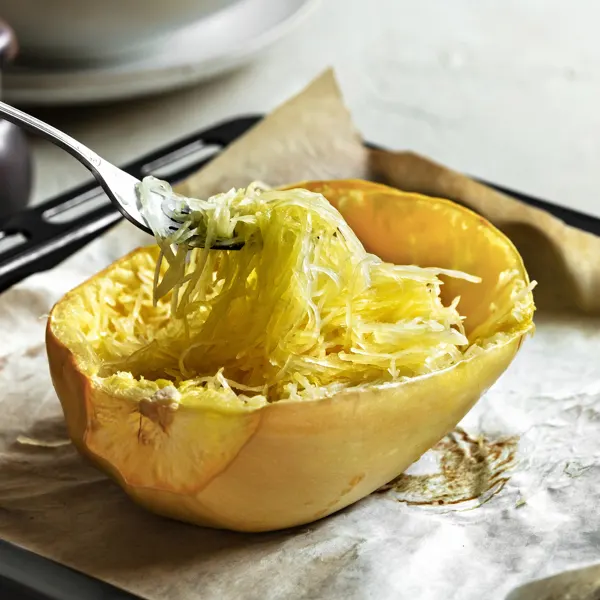 Comment cuire la courge spaghetti au four