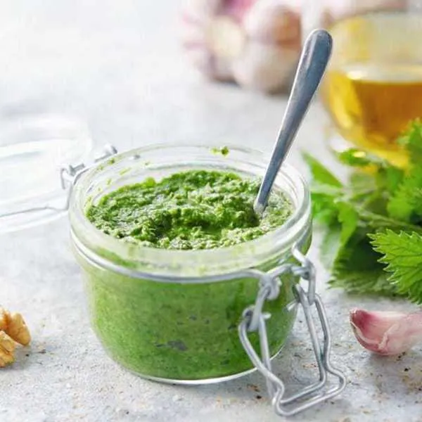 Pesto d'herbes fraîches à personnaliser