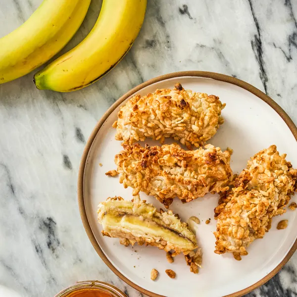 Bananes au riz soufflé frites à la friteuse à air