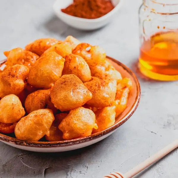 Loukoumades au sirop d'érable (beignes frits)